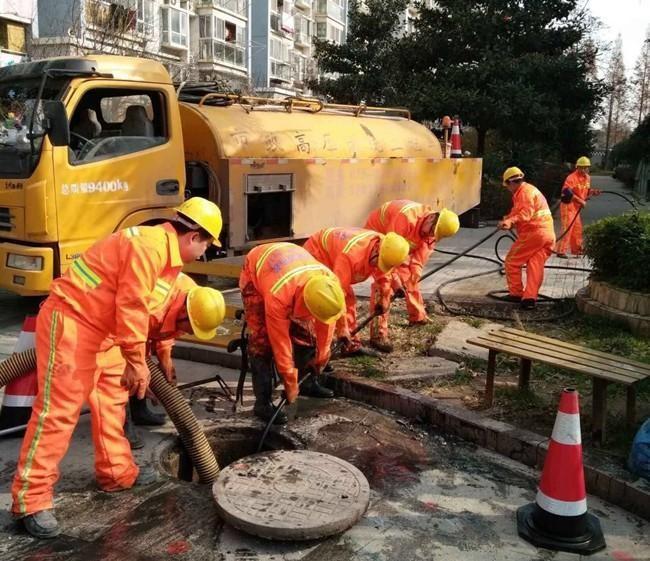 新兴镇市政管道清淤