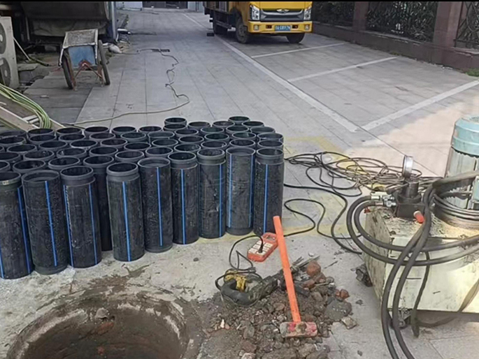 新兴镇PE置换管厂家 DN315置换管 非开挖管短管置换